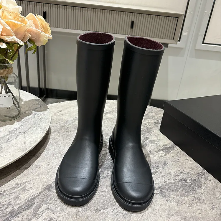 【卡裴莉】小香风中古雨靴女无缝厚底中跟中筒防水户外露营四季雨鞋
