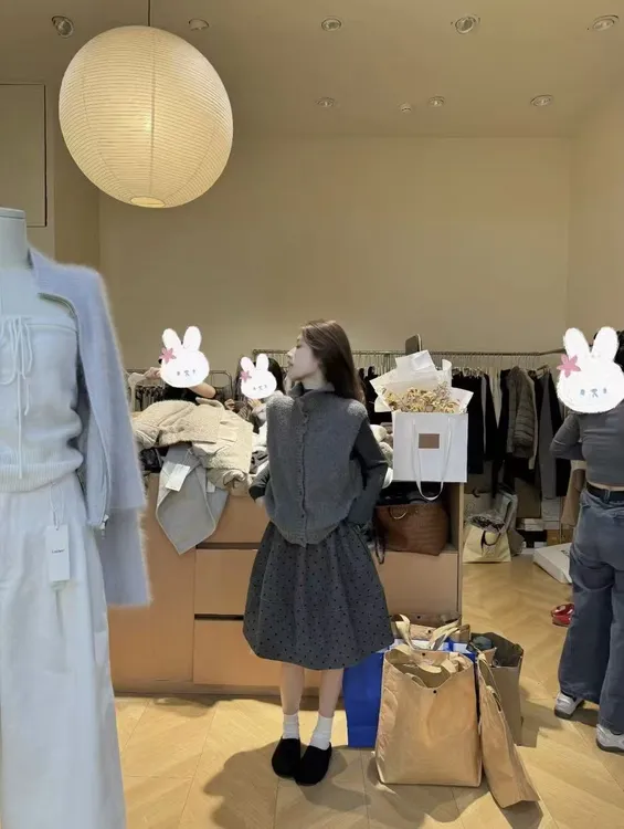 2025秋季新款韩国东大门高领无袖针织马甲女系扣毛绒绒马甲半裙