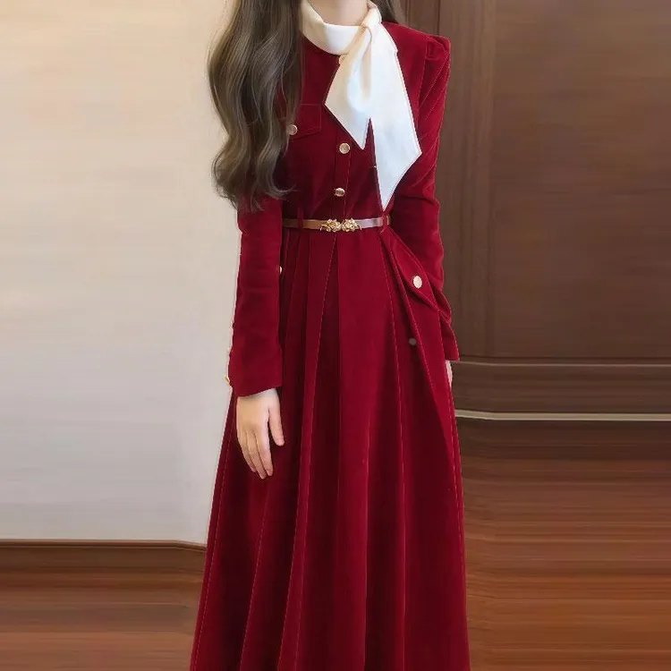 富家千金高级感红色年会礼服名媛高端小洋装气质丝绒连衣裙入春季