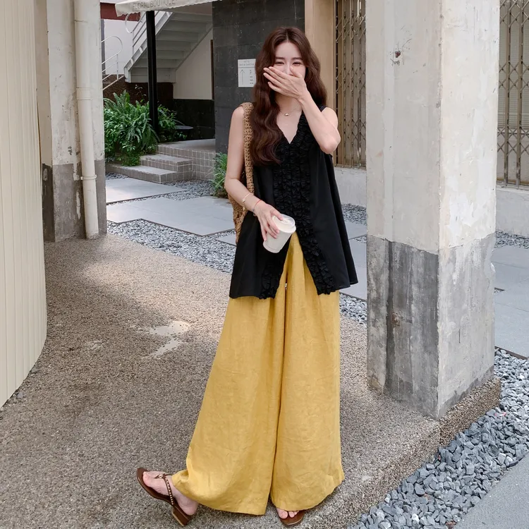 慵懒休闲风套装裤女2025夏季新款木耳边领口开叉上衣阔腿裤两件套