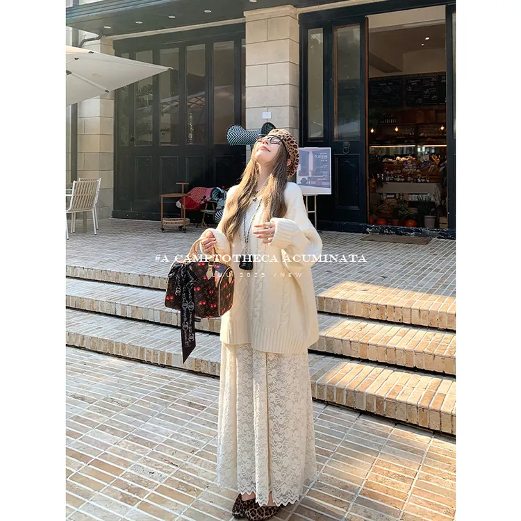 LUU桃喜儿/假两件蕾丝拼接连衣裙女秋冬宽松长袖毛衣裙设计感裙子
