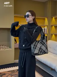 ART【绒绒兔】兔毛羊毛混纺 复古花纱肌理 斜扣开衫 软糯秋冬外套