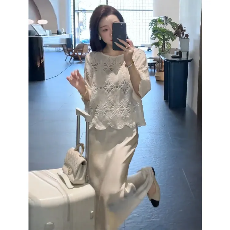 设计感蕾丝衬衫女秋季2025新款温柔气质镂空刺绣洋气减龄小众女装