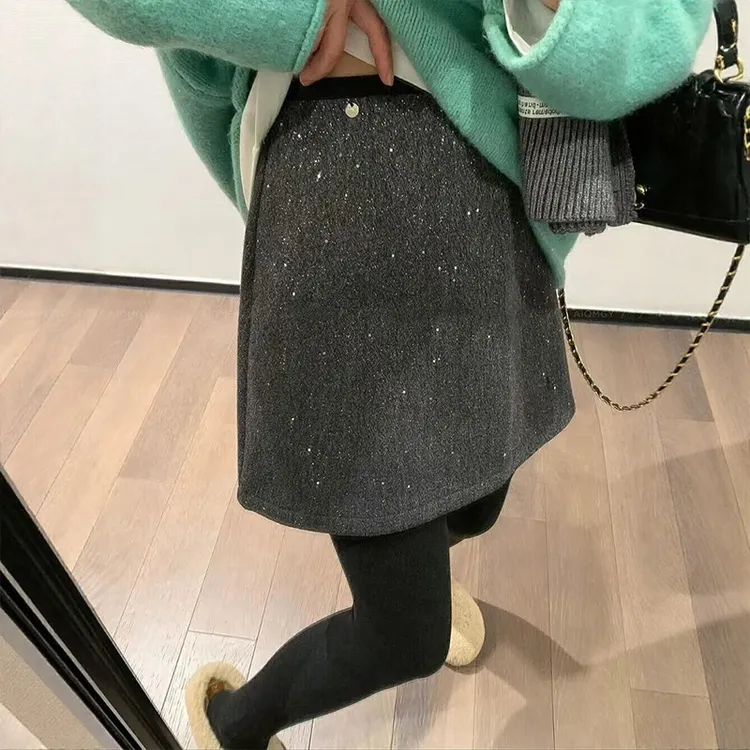 大码冬季款灰色亮片显瘦遮肚子半身裙女梨形身材高腰包臀烫钻短裙