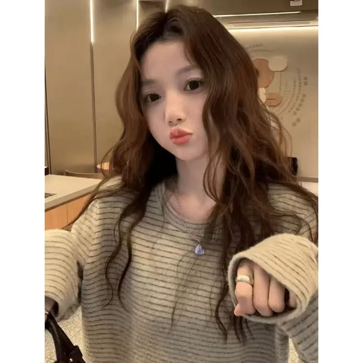 网红ins韩系超火仿兔绒条纹圆领秋季宽松长袖T恤慵懒风休闲女上衣
