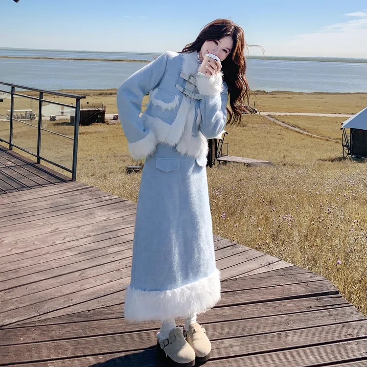 韩系穿搭一整套女秋冬新款千金感毛绒拼接加厚短外套半身裙两件套