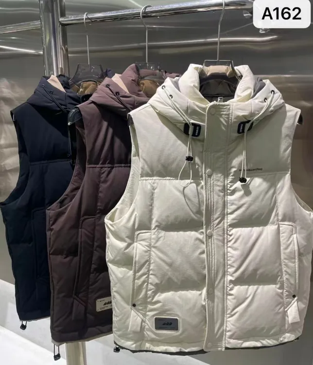 国标羽绒马甲男2025新款连帽鸭绒马甲外套男加厚冬季保暖