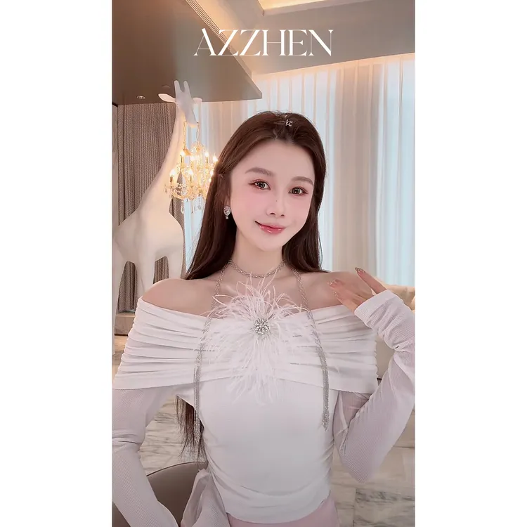 （假日穿搭）AZZHEN【千金归来】弹力一字肩驼鸟毛打底衫AZ5PST10-ST