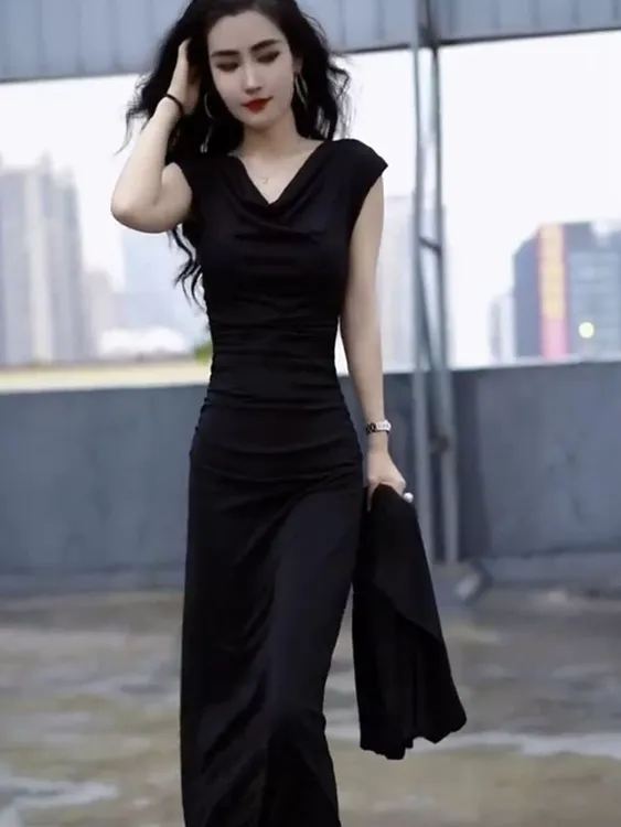 炸街网红2025年夏季新款御姐轻奢高级洋气时尚修身显瘦连衣裙