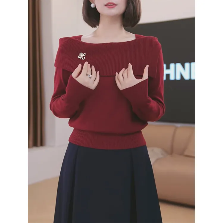 一字肩红色针织衫女秋季慵懒高级感毛衣2025新款修身显瘦打底上衣