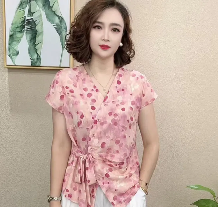 夏季新款时尚洋气百搭减龄显瘦V领短袖女气质T恤上衣#656