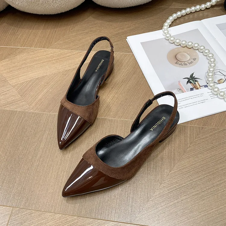 尖头平底不累脚休闲后空单鞋女2025夏季新款百搭软底绝美包头凉鞋