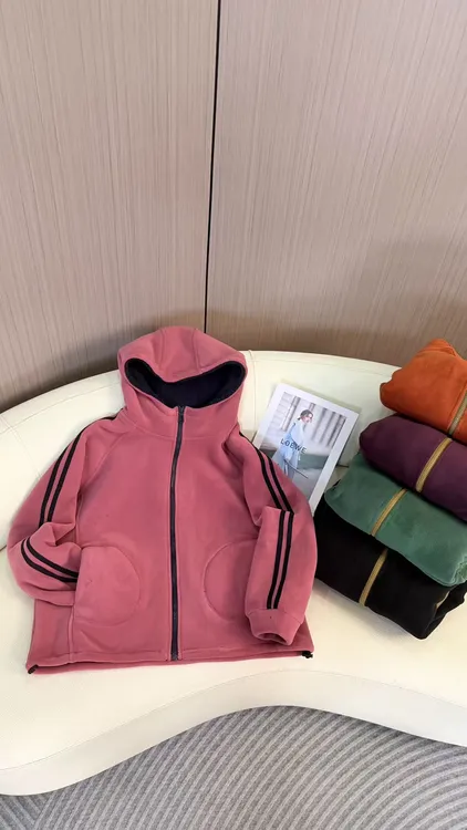 2025年休闲简约秋冬保暖百搭外套加绒加厚双面绒连帽口袋运动外套