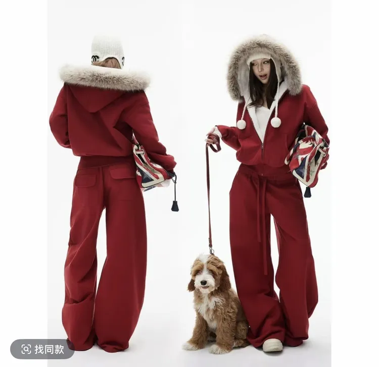 2025新款秋冬孕妇装熔岩红毛领加绒拉链连帽外套休闲弯刀卫裤套装