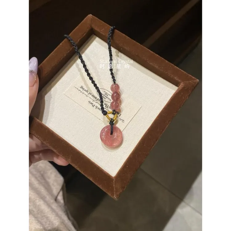 「草莓平安扣」单身的姐妹戴可遇到对的人