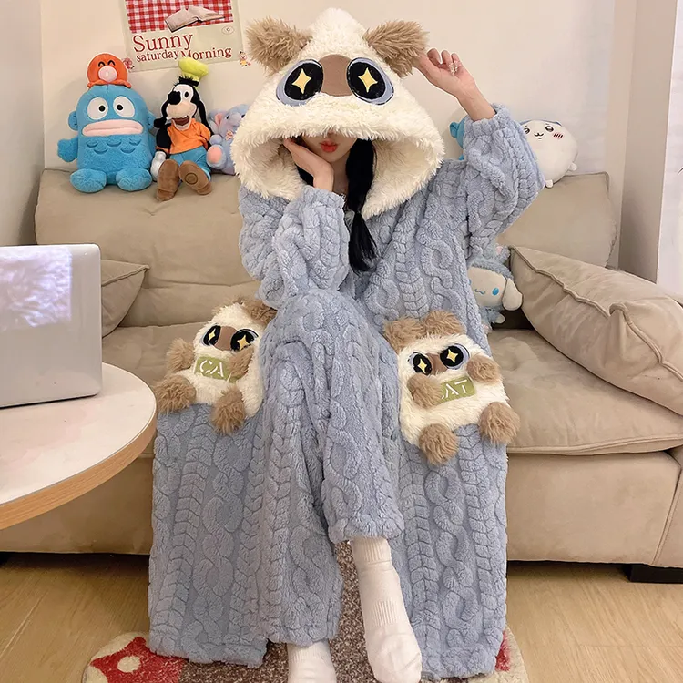 小豆泥睡袍长款珊瑚绒睡衣女秋冬季款加绒加厚冬天浴袍连帽家居服