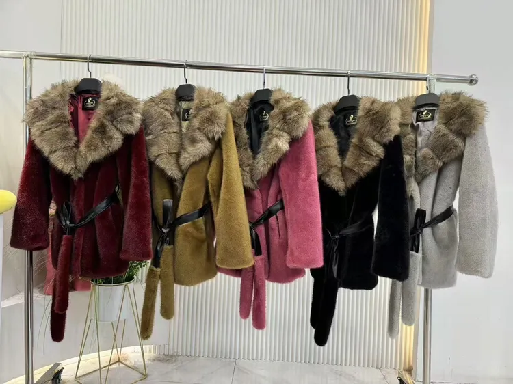 2525冬季新款拼接保暖毛毛外套