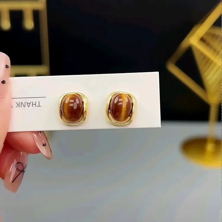 美拉德猫猫眼耳钉轻奢简约高级百搭耳环耳饰2025爆款