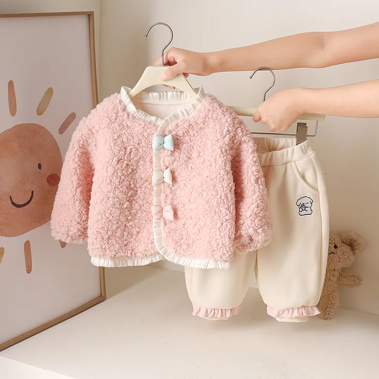 女童秋冬洋气套装加绒夹棉小香风开衫外套一周岁女宝宝公主风衣服