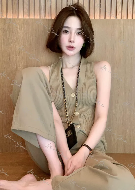 姐感挂脖挖肩完美腰线超显瘦骨感三色坑条针织背心w24346