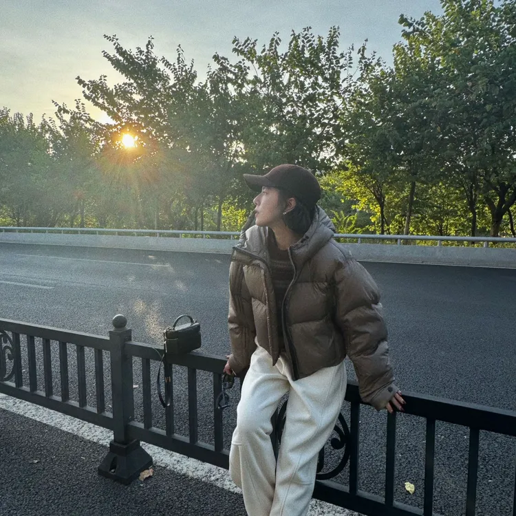 W.Diva【东方既白】卡其90鹅绒蝙蝠袖洋气百搭连帽鹅绒服4C248F105