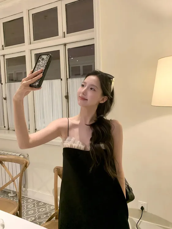 无袖吊带长裙通勤无袖裙连衣裙显瘦时尚黑色修身礼服气质设计感