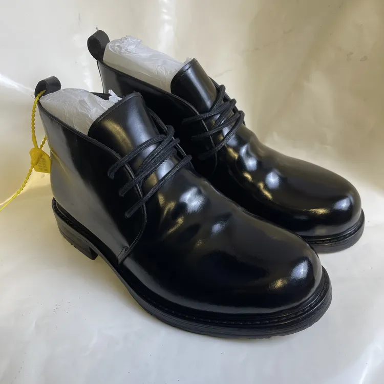 新疆小代皮鞋固特异工艺马臀皮马丁靴6681