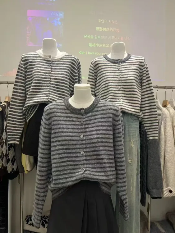 秋季女长袖针织圆领条纹毛针织衫毛衣套头短款御姐风秋冬显瘦网红