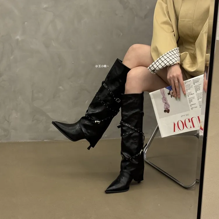 新款~尖头金属皮带扣铆钉复古西部牛仔靴高跟骑士辣妹长筒裤管靴
