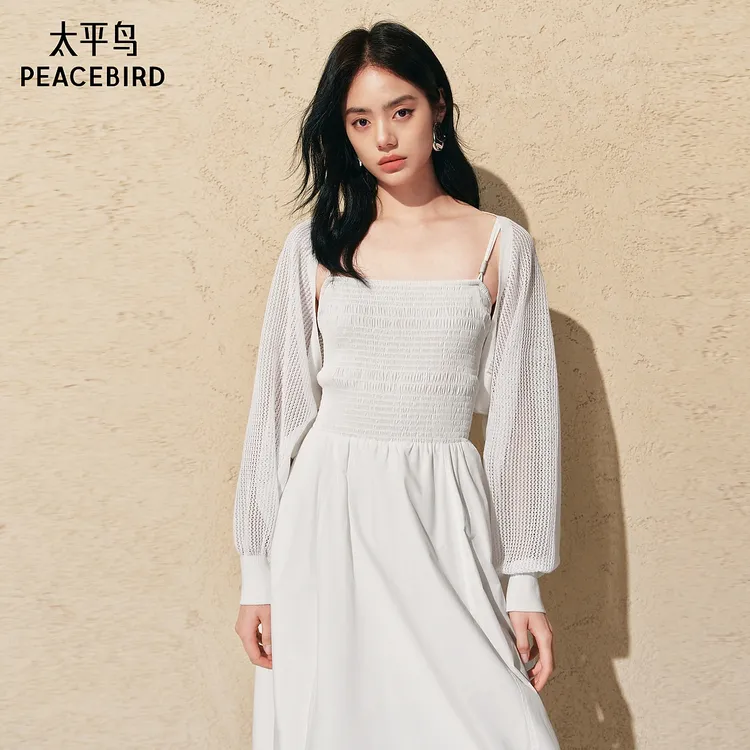 【商场同款】太平鸟龟背挑孔轻薄针织开衫外搭女A1EDG2404