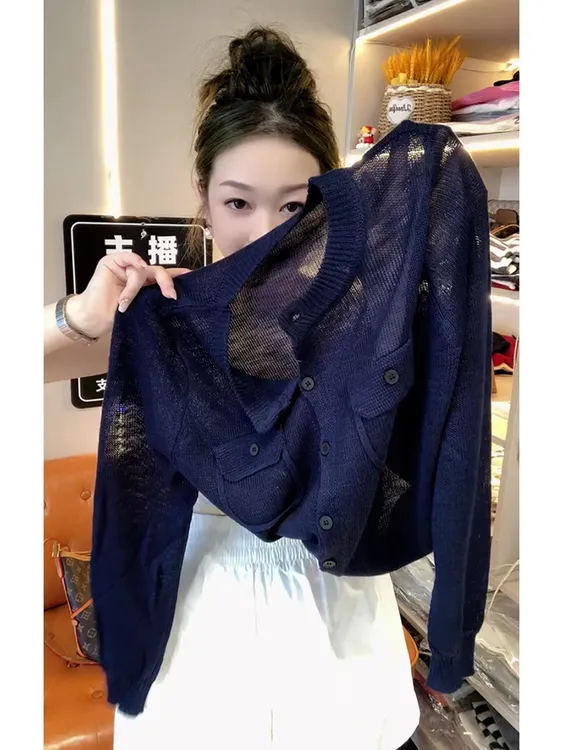 今年流行漂亮软糯慵懒风针织上衣高级感超好看深蓝色针织T恤女秋