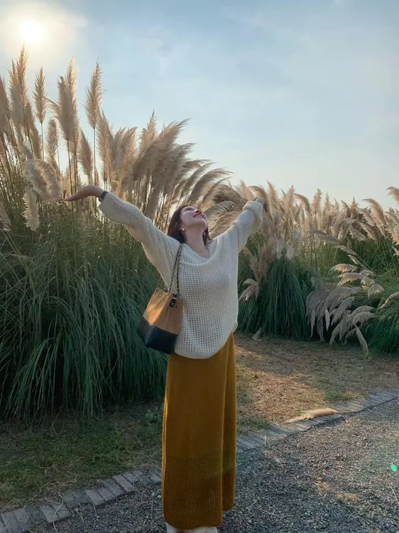 2025秋季新款韩系温柔慵懒风镂空毛衣女针织上衣百搭高腰半身裙