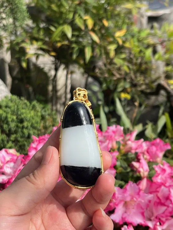 【底价已开价 不议价】58克和田玉天地皮包边挂件图文062