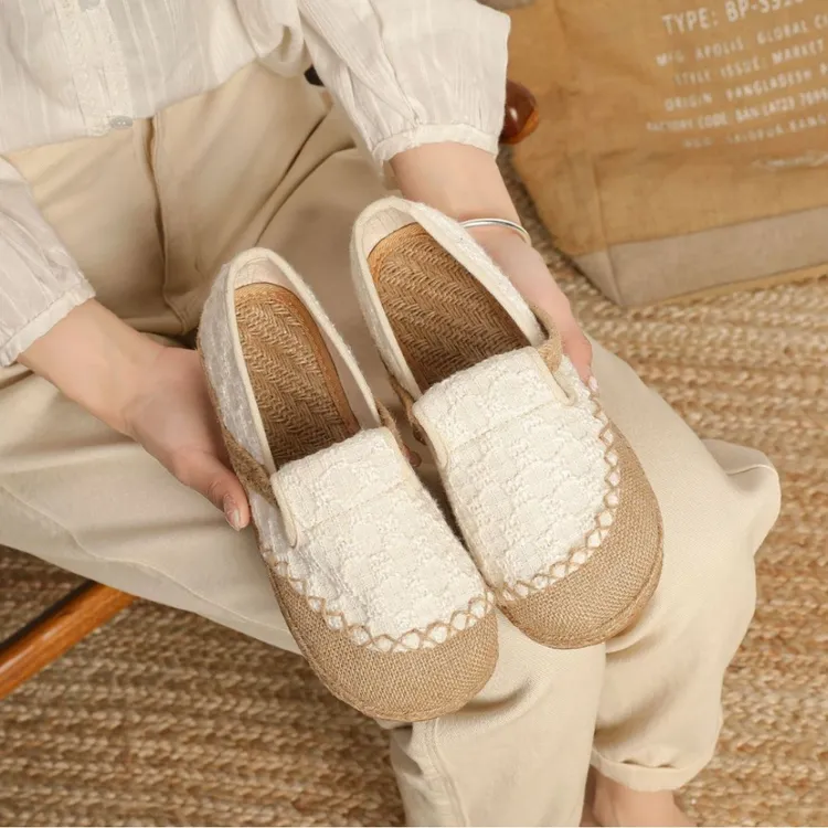 布鞋夏季平底浅口包头休闲风复古中老年透气女通用软底老北京布鞋