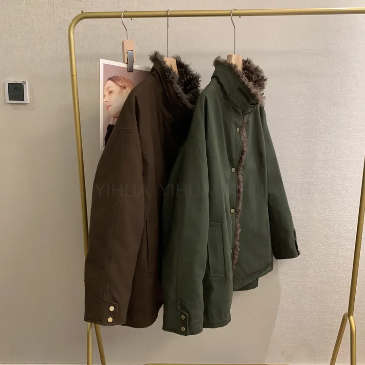 军绿色羊羔毛领派克服女中长款加厚保暖羽绒服外套2025年新品