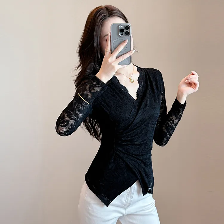 （金金家）2025年秋冬新款V领蕾丝T恤遮肚蕾丝衫百搭纯色百搭长袖女