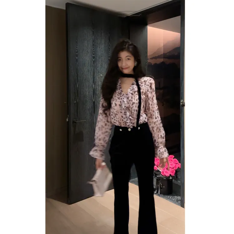 N.COU妮蔻25秋新款减龄洋气荷叶边V领豹纹薄款长袖衬衫DY23121