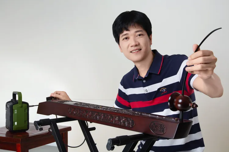 独弦琴-松树升级版：（琴，琴弦，拨片，琴架，音响，连接线，琴包）