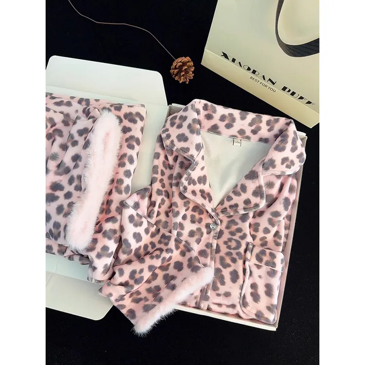 粉豹甜心海岛绒毛绒豹纹睡衣女秋冬季新款长袖粉嫩时尚爆款家居服
