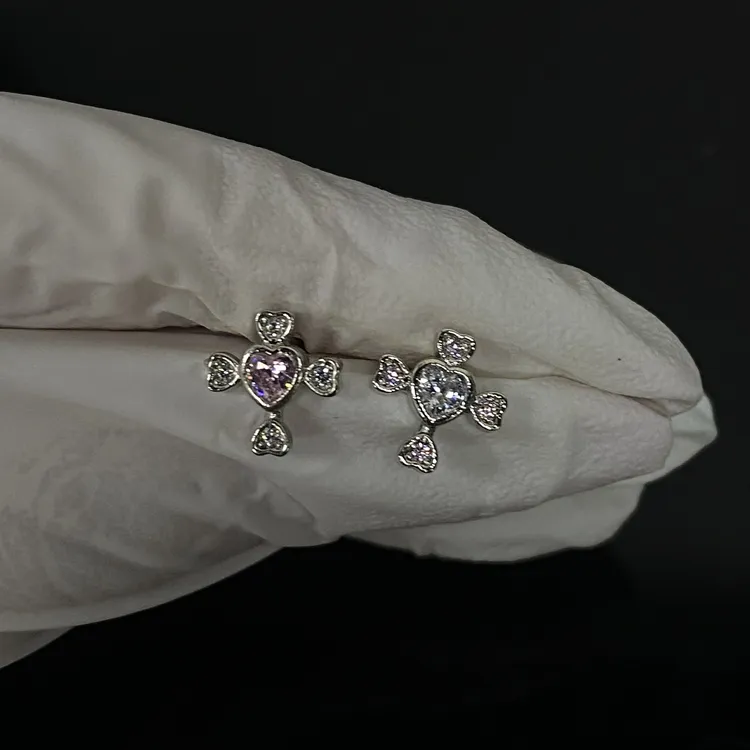 钛钢锆石耳饰 心形锆石镶钻唇钉耳骨钉内螺纹钛钢穿刺饰品