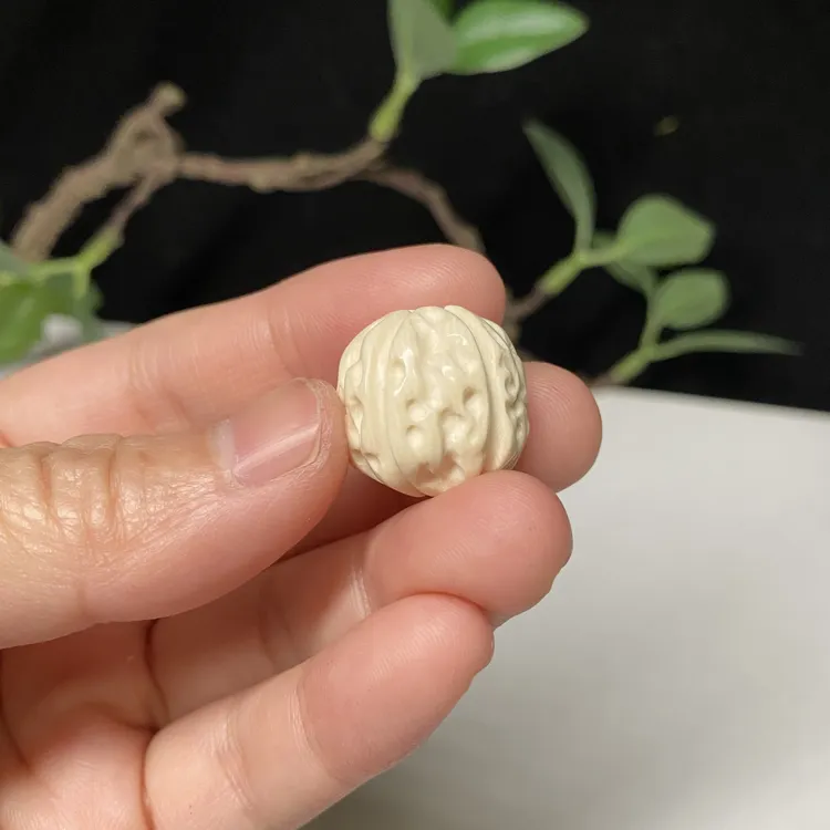 A10猛犸牙核桃雕刻件保真天然猛犸牙吊坠手机挂件猛犸牙配饰吊坠
