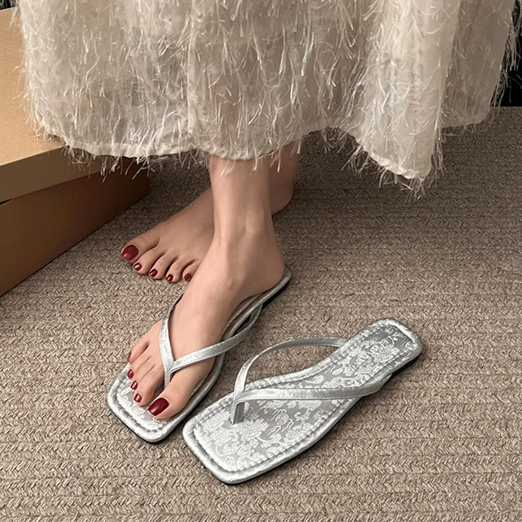 新款休闲平底防滑时尚修面胶粘纯色青年日常凉拖鞋人字女性