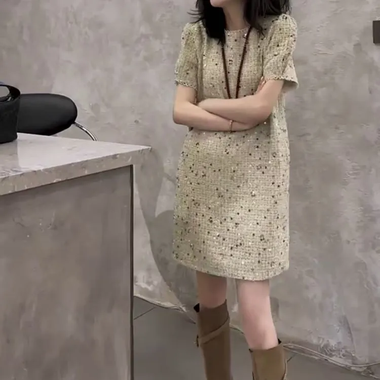 2025春夏新款时尚显瘦气质女士网红洋气连衣裙百搭款D6088