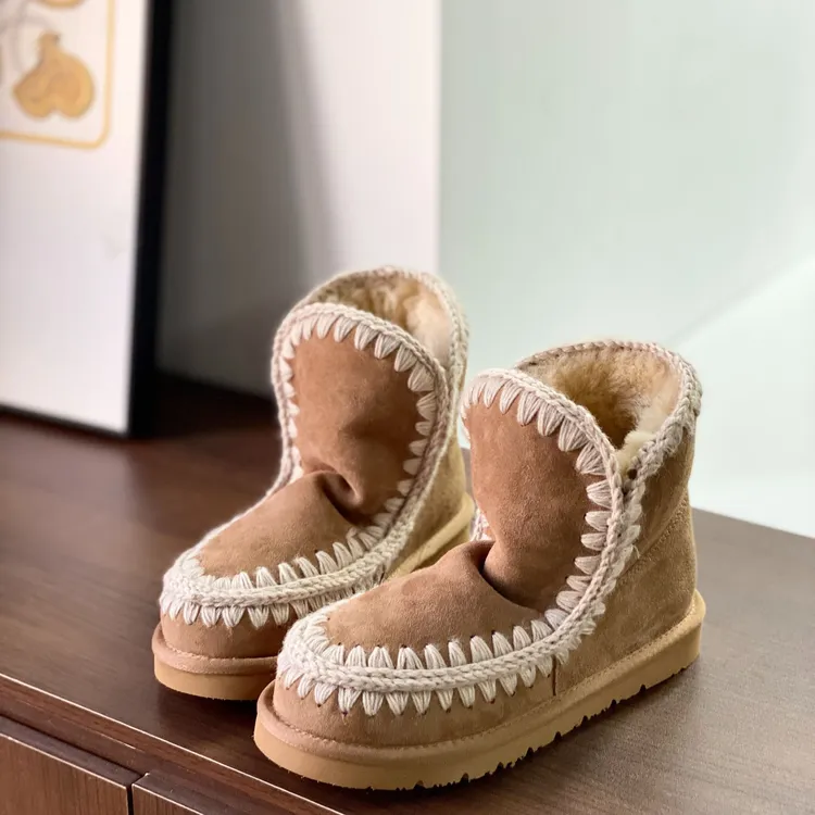 UWARPUGG厚款民族风时尚雪地靴BW018