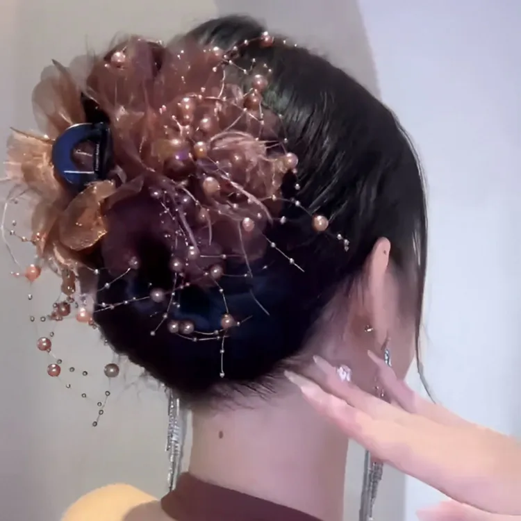 高级感牡丹花流苏抓夹女2025新款毛毛发夹后脑勺显发量鲨鱼夹头饰