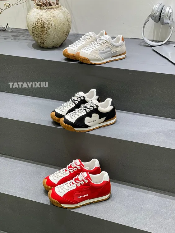 复古厚底阿甘德训鞋女2025新款透气休闲运动小花流浪鞋软底跑步鞋