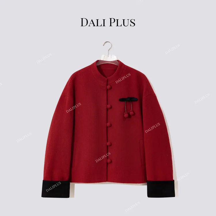 DALI PLUS“红樱桃羊毛呢子95鹅绒”年服战袍立领羽绒服-D5SS7338