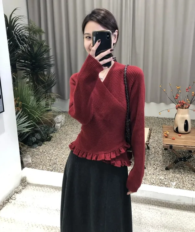 秋冬轻奢高级感交叉V领木耳边收腰针织毛衣肌理纹理女上衣K2-21