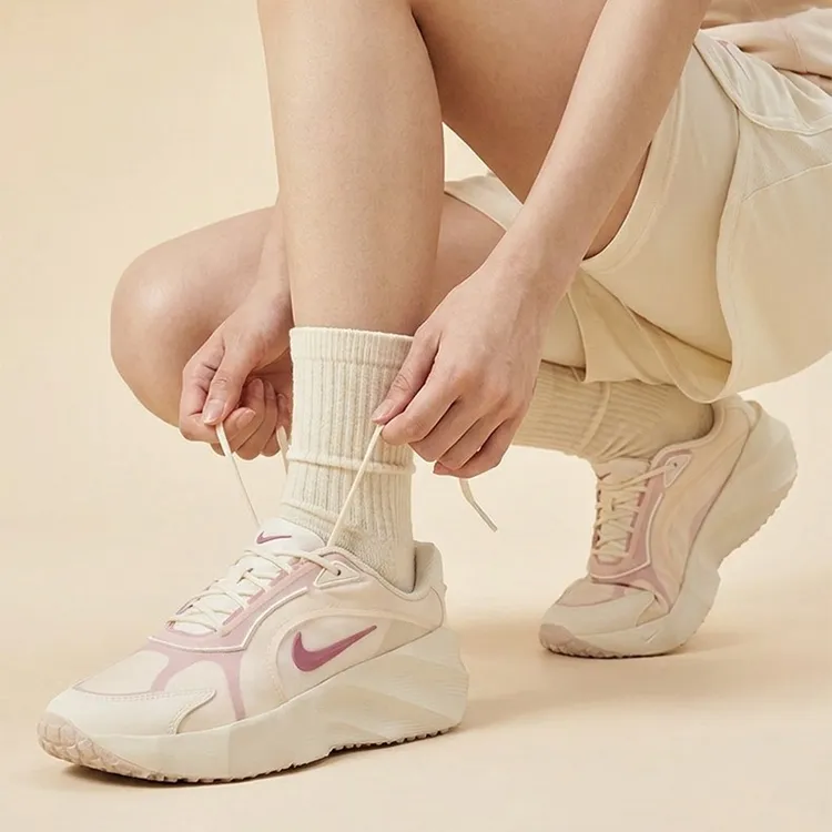 Nike耐克女鞋春夏新款运动鞋AURA EDG厚底跑步鞋老爹鞋HQ7025-100