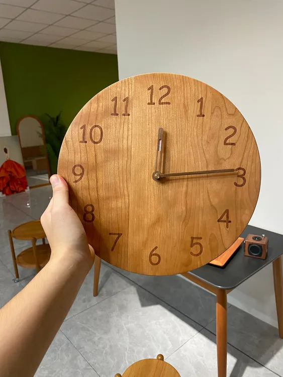 北欧挂钟客厅简约樱桃木时钟表原木风田园实木质纯木头静音挂墙